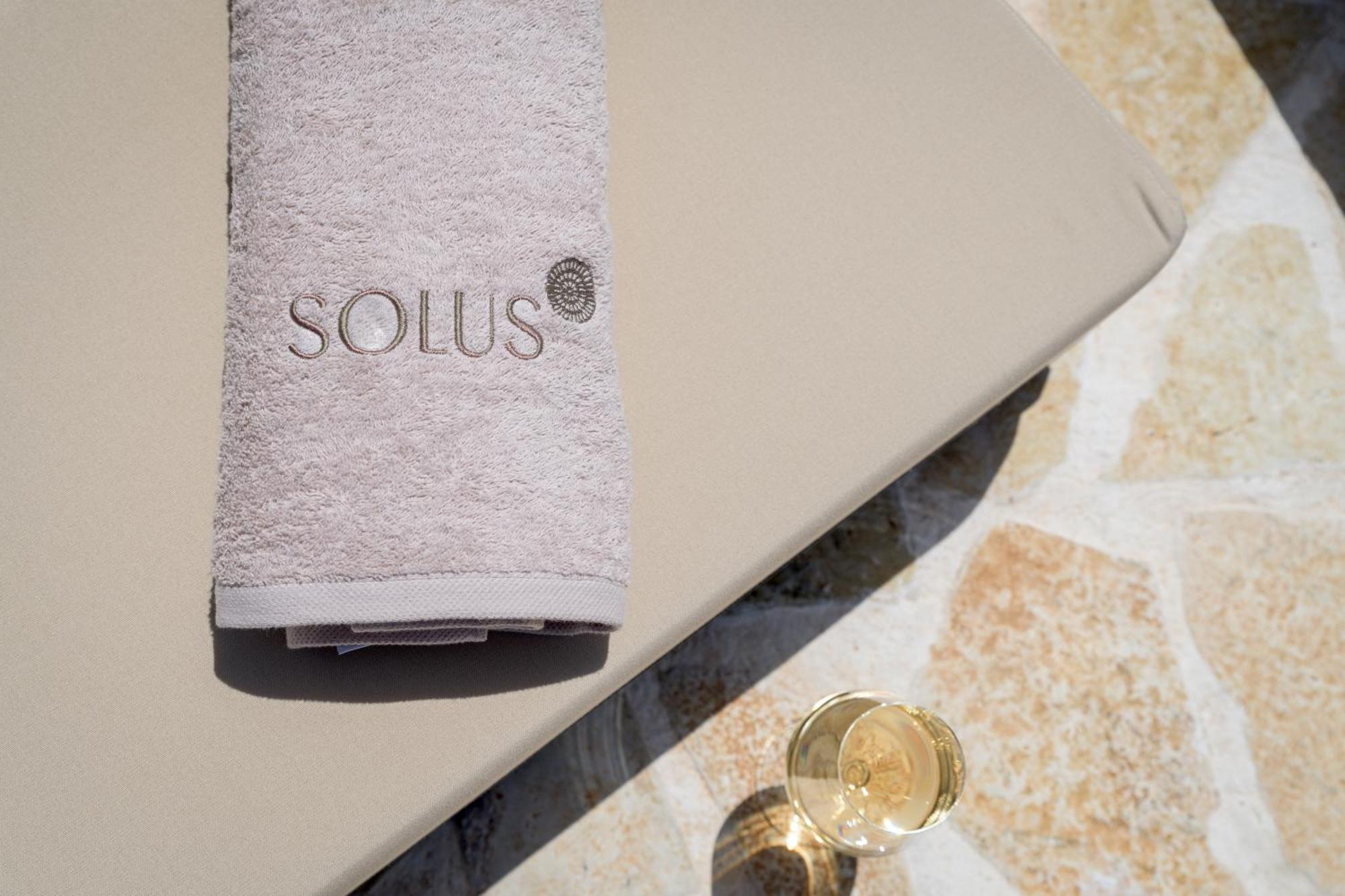 Solus Suites Milos 아다마스 외부 사진